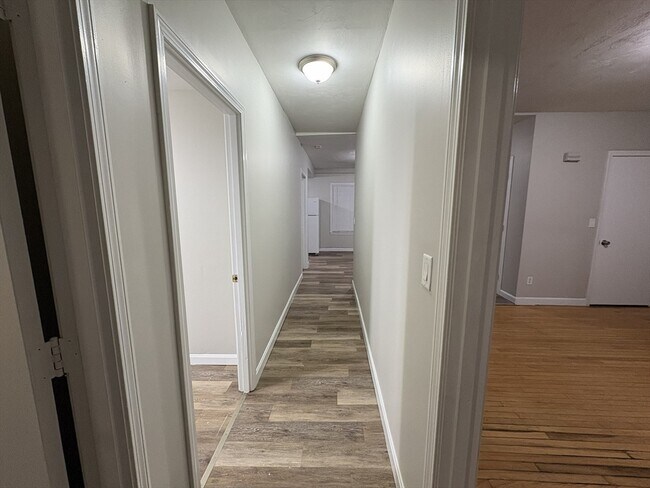 Building Photo - 171 Pleasant St