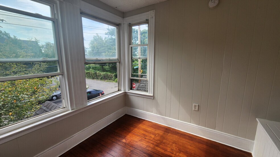 Building Photo - 114 Cedar Hill Ave