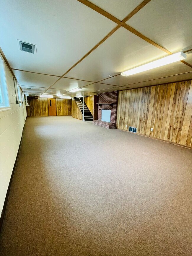 Building Photo - Home for Rent in Dayton