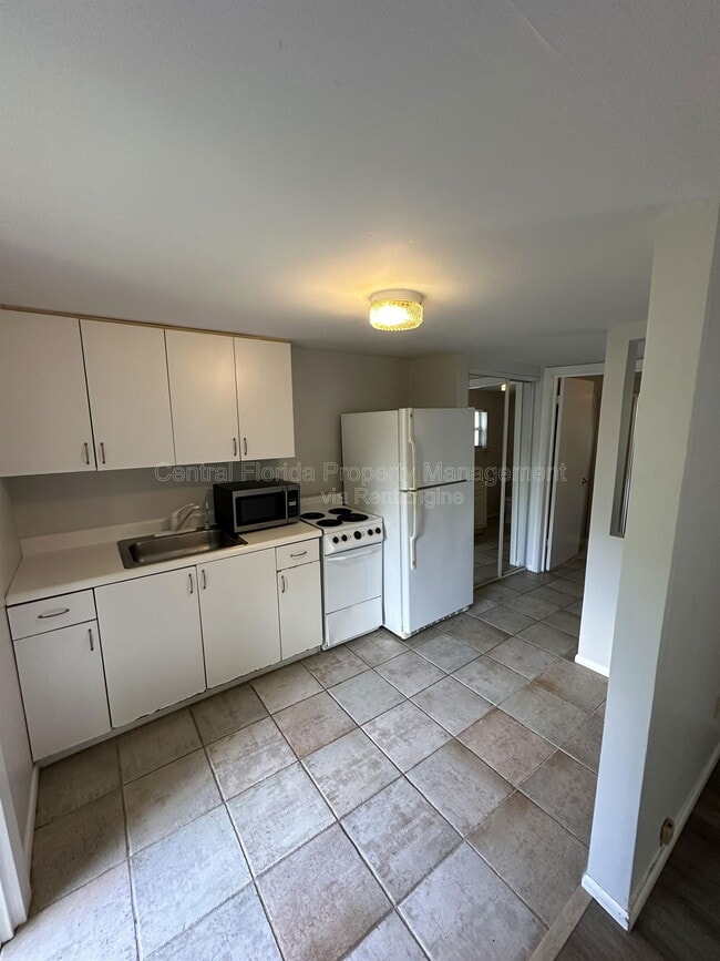 Building Photo - 1233 Virginia Dr