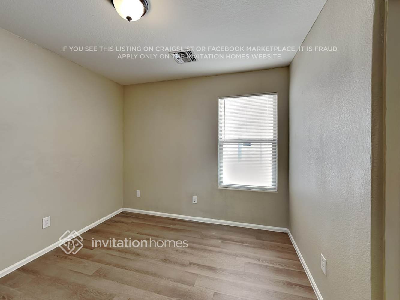 Building Photo - 1088 E Palomino Way