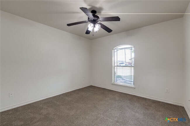 Building Photo - 4501 Chelsea Dr