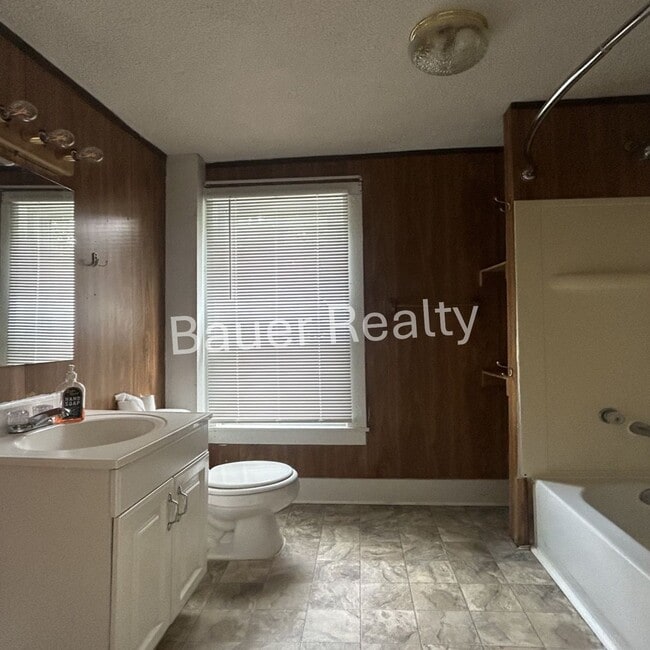 Building Photo - Affordable Two Bedroom