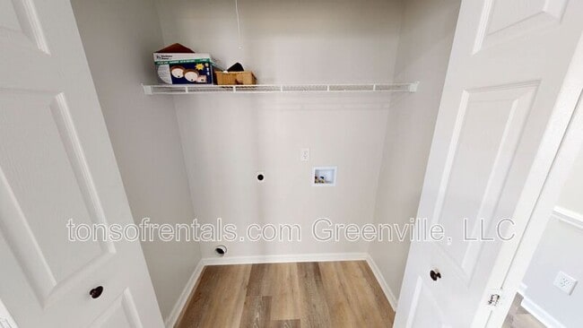 Building Photo - 407 Windy Meadow Way