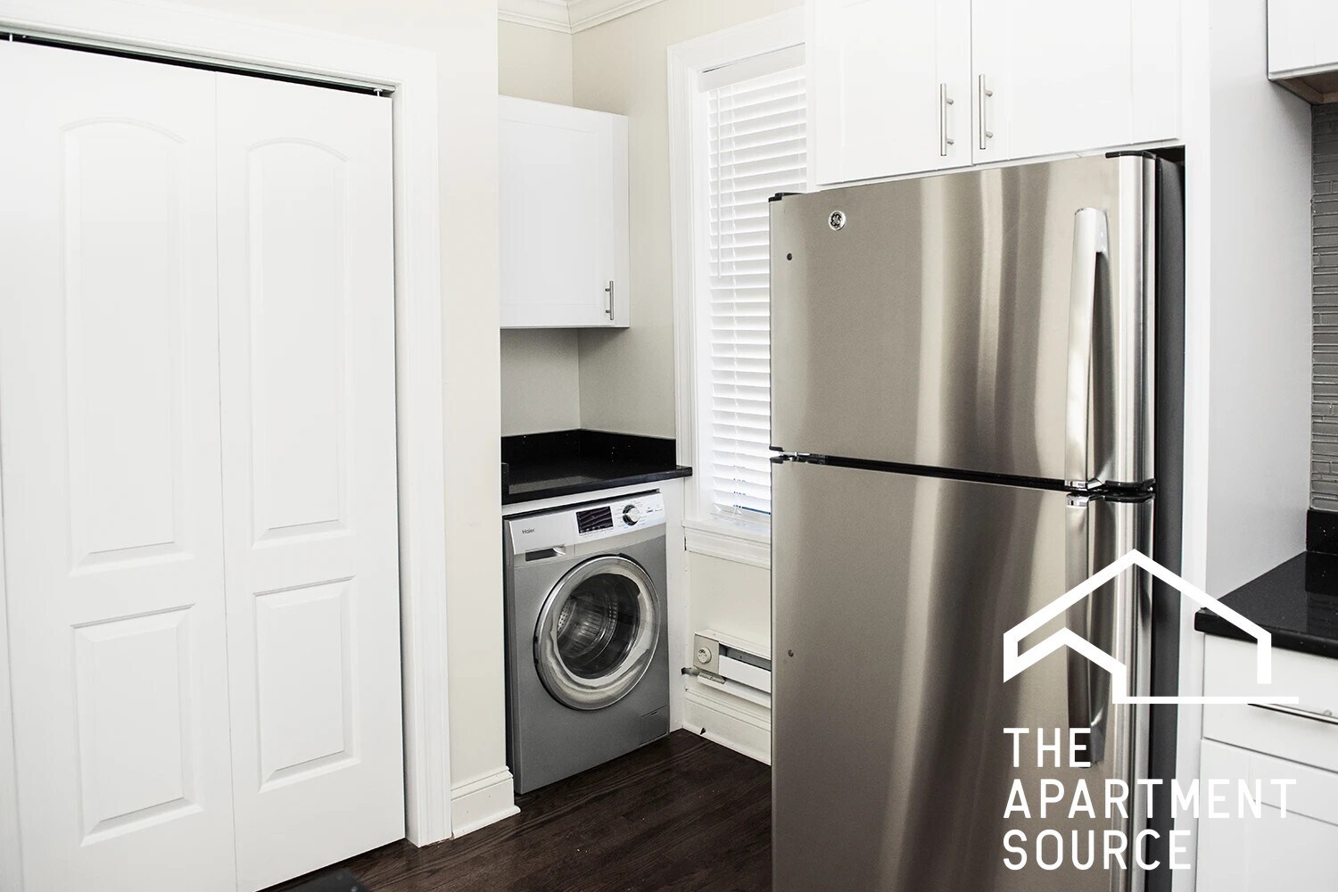 Building Photo - 3841 N Greenview Ave