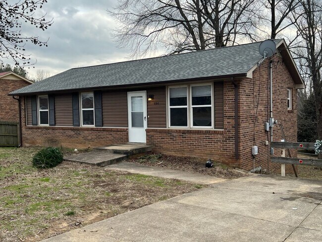 Primary Photo - 644 Lafayette Rd