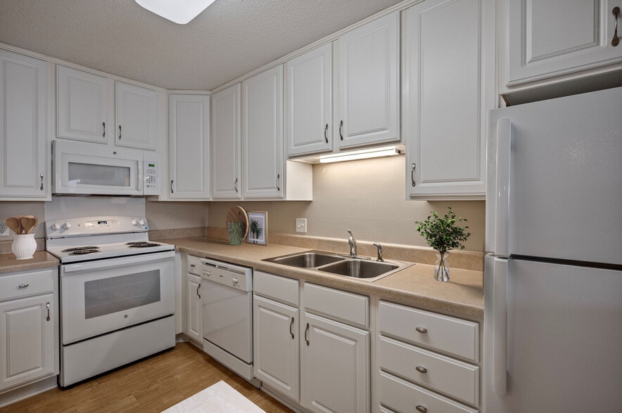 Building Photo - Riva Ridge Apartments