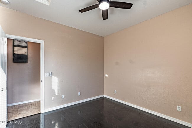 Building Photo - 453 W Lantana Pl