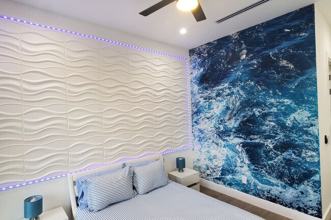 Building Photo - 547 NE 16th Ave