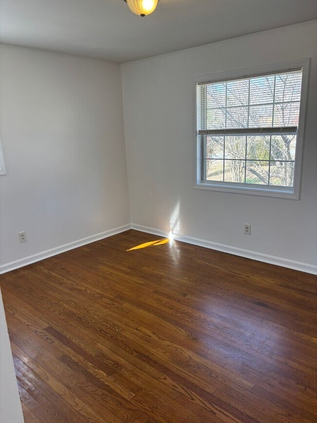 Building Photo - Wesley Hills Subdivision