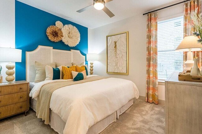 Building Photo - Now Leasing! $500 Off & 8 Weeks Rent-Free