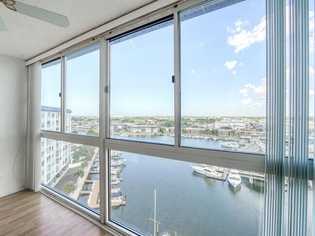 Building Photo - 4939 Floramar Terrace