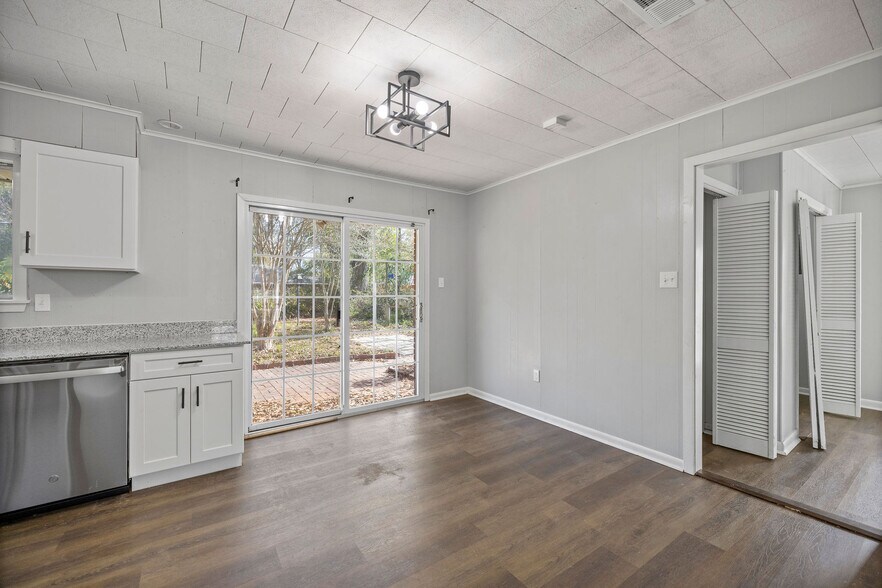 Building Photo - 124 Florence Dr