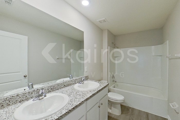 Building Photo - 8651 SW 44th Ct