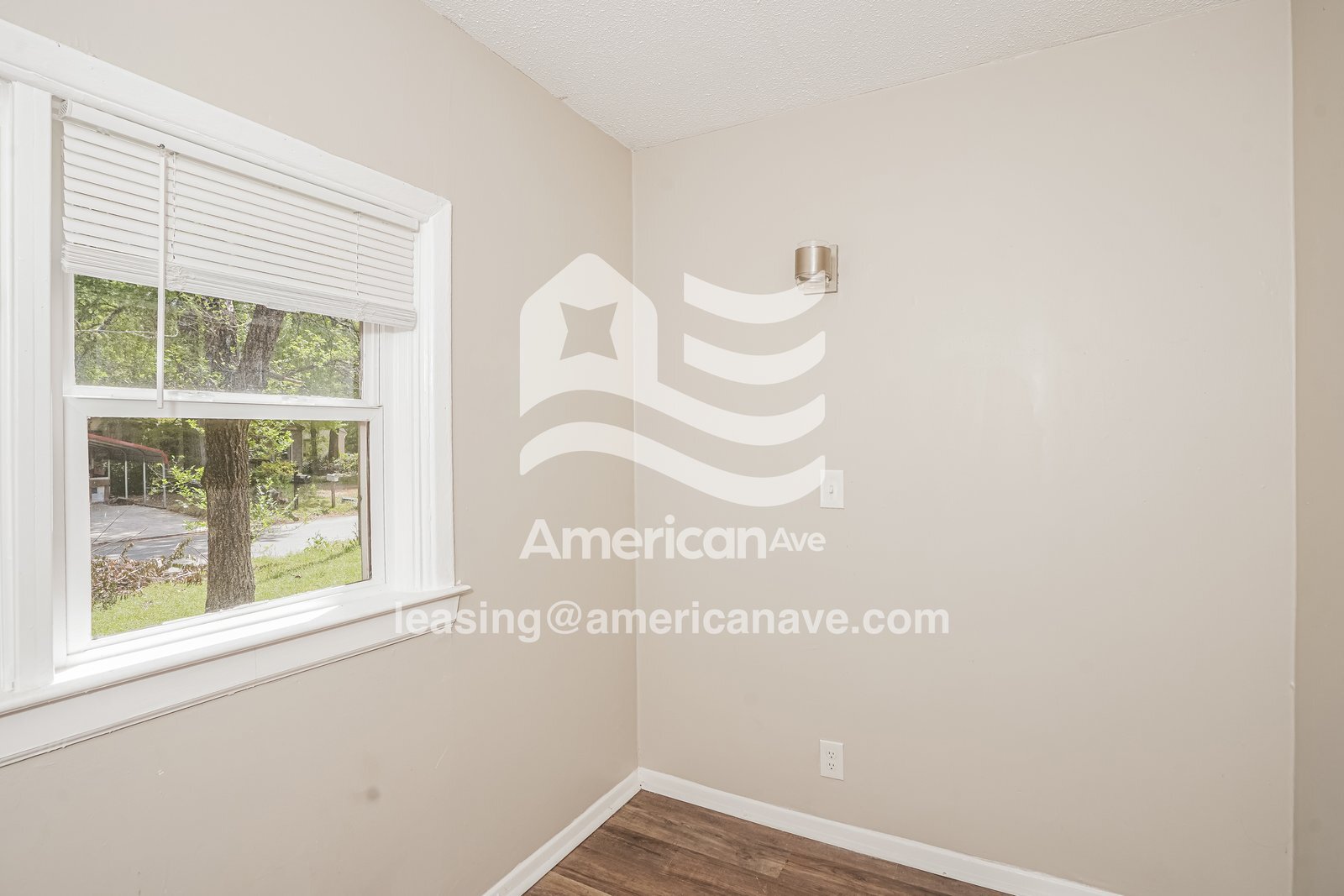 Building Photo - 209 Meadowdale Dr