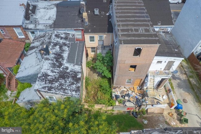 Building Photo - 1123 W Lombard St