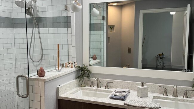 Building Photo - 5655 Bentgrass Dr