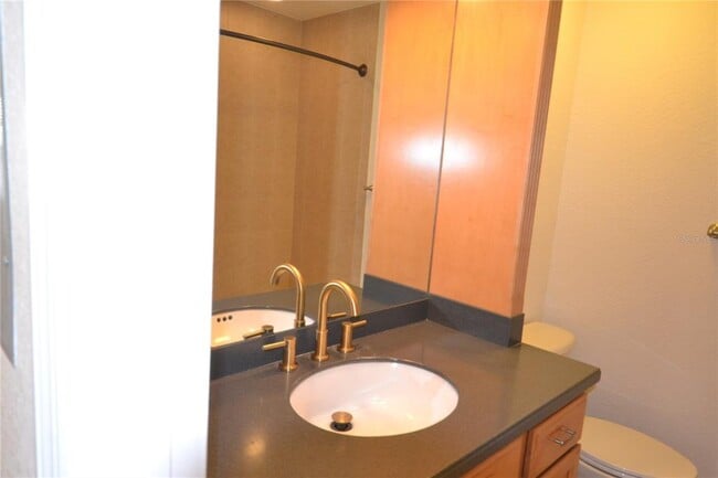 Building Photo - 718 Lyndhurst St