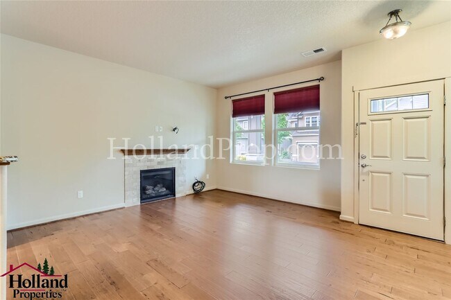 Building Photo - Beautiful 3-Bedroom Hillsboro Home in Desi...