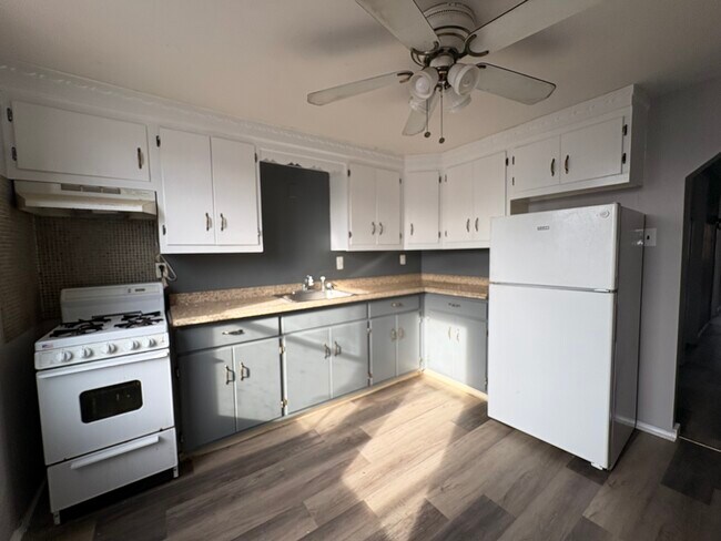 Unit 3 - 125 Audubon Ave