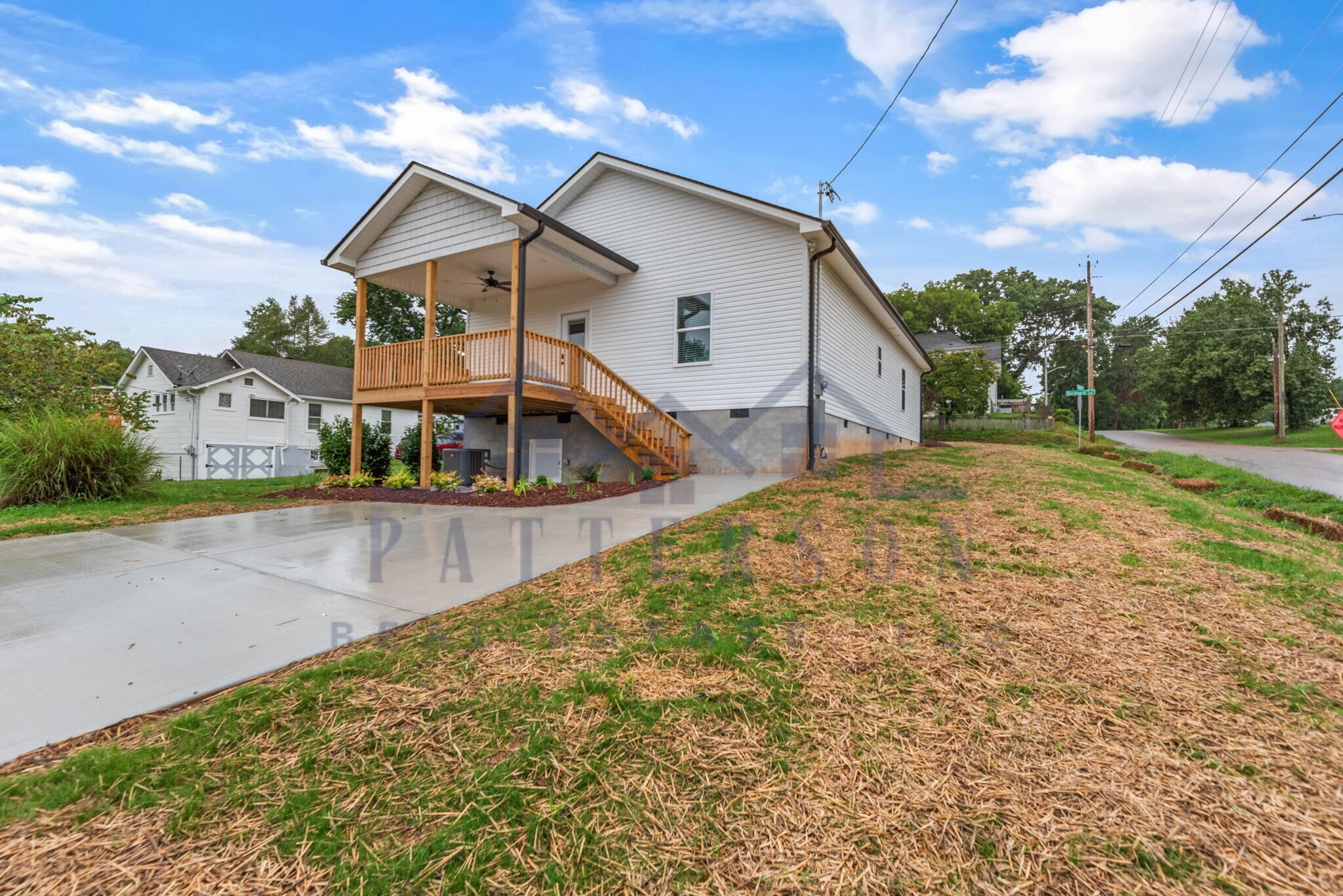 Building Photo - 2544 Bernhurst Dr