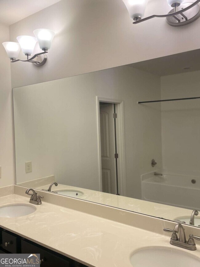 Building Photo - 1418 Haynescrest Ct