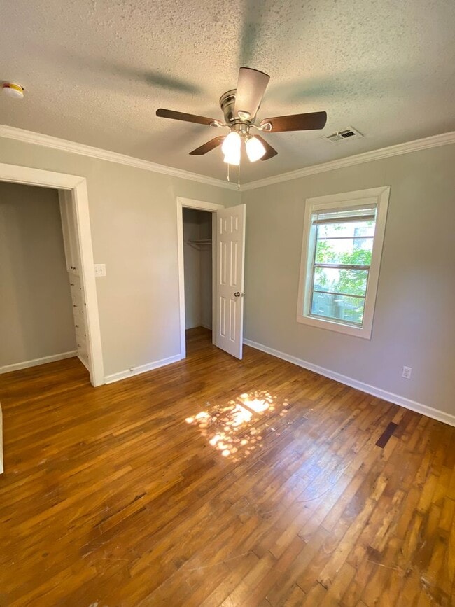 Building Photo - Cute 3 Bed 1 Bath Near Tinker AFB