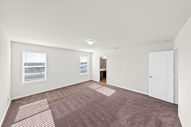 Building Photo - 1 MONTH FREE RENT WITH 18 - 24 MONTH LEASE!!! AVAILABLE THROUGH MARCH ONLY!