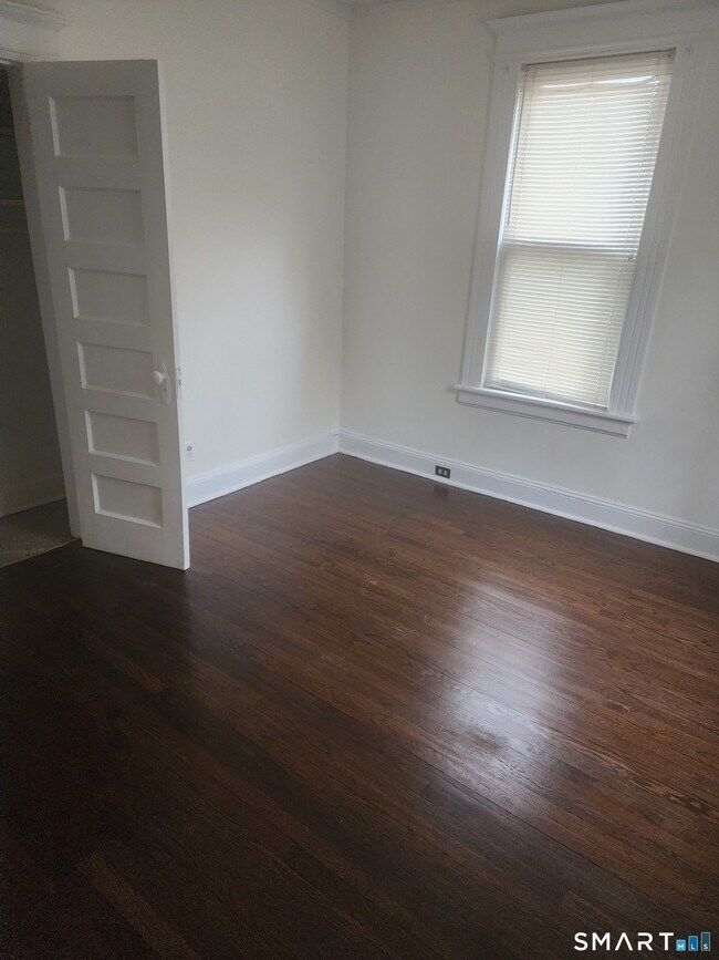 Building Photo - 2744 Main St