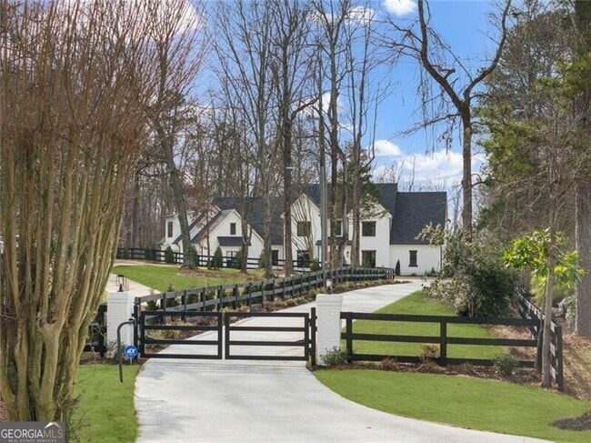 Building Photo - 2309 Dinsmore Rd