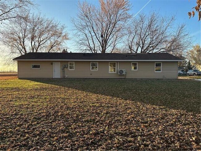 Building Photo - 205 NE 5th St