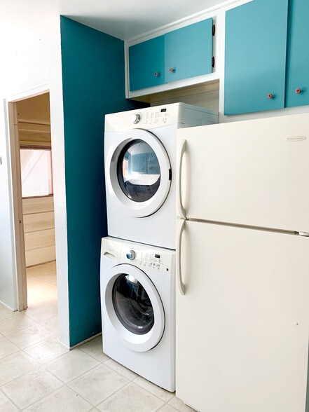 Building Photo - 417 Princeton Dr SE