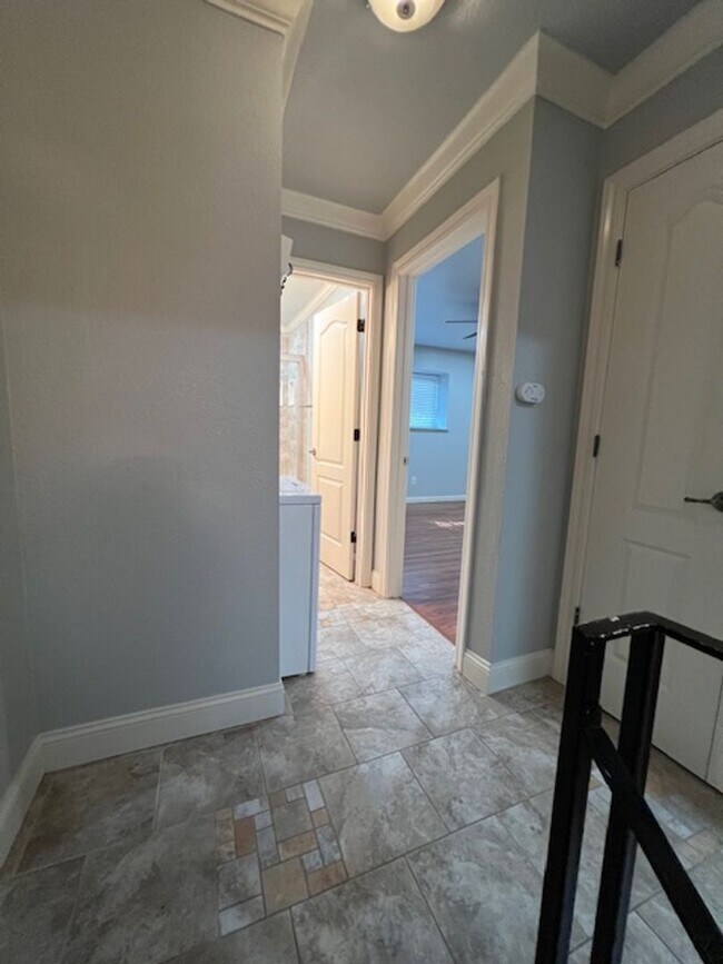 Building Photo - Beautiful 3 Bedroom and 1.5 Bathroom Condo $2,195.00 Available Now