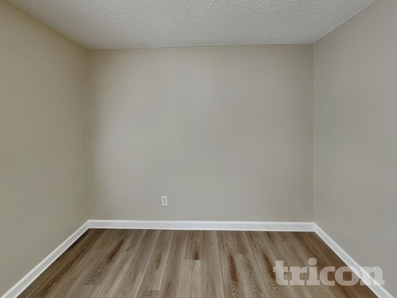 Building Photo - 535 Brentwood Blvd