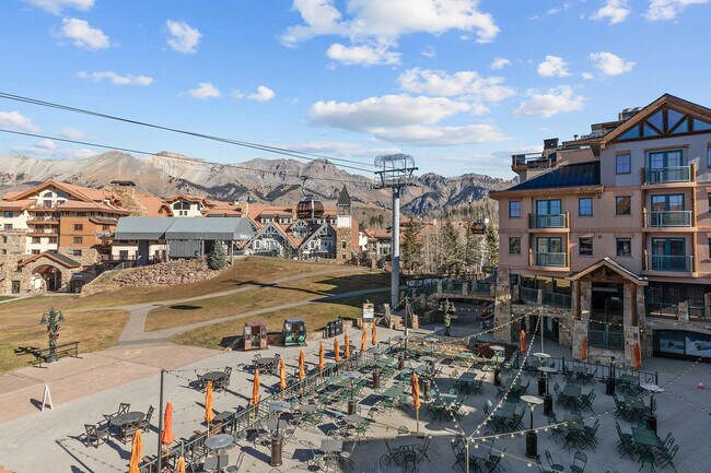 Building Photo - 113 Lost Creek Ln