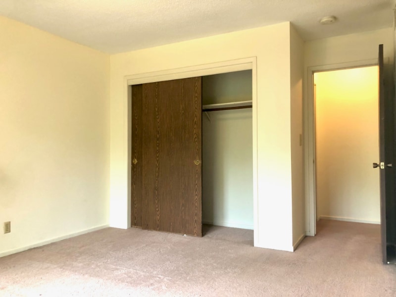 Building Photo - 2006 NW Hickory Ln