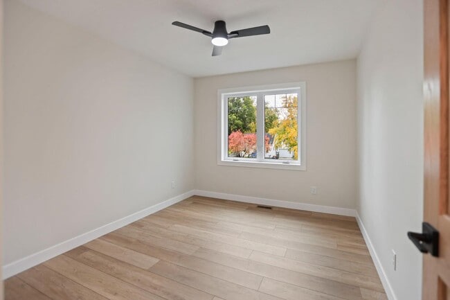 Building Photo - 614 6th St NW