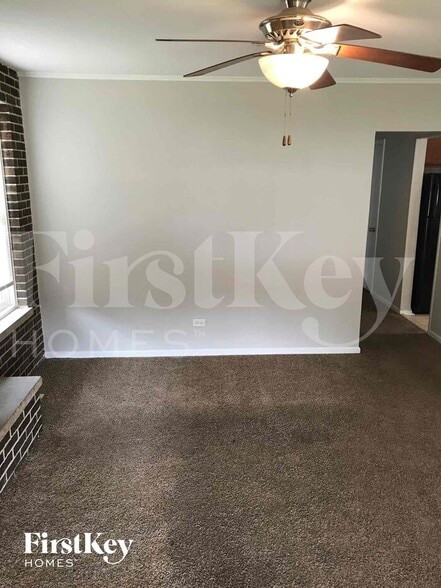 Building Photo - 14525 Dobson Ave