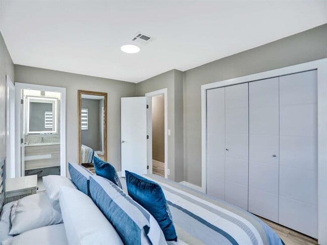 Building Photo - 491 SE 23rd Ave