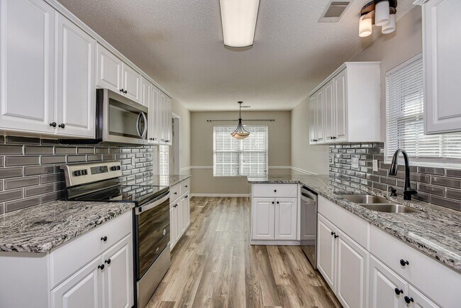 Building Photo - 4318 Sanderling Dr