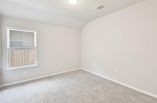 Building Photo - 145 Pine Island Ln