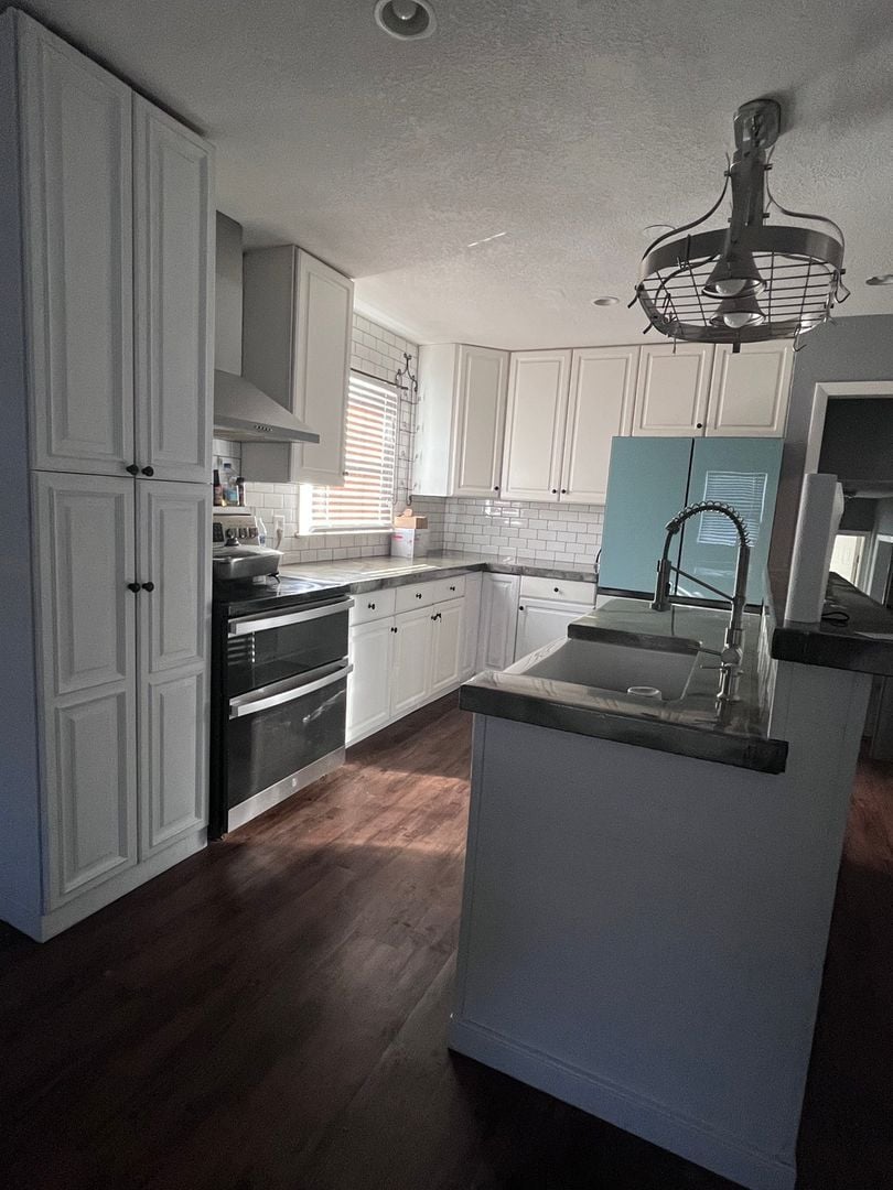 Building Photo - 122 N Plains Dr