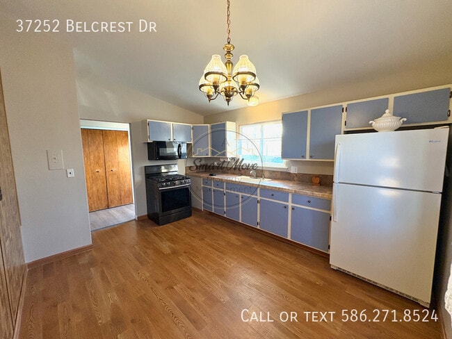 Building Photo - 37252 Belcrest Dr