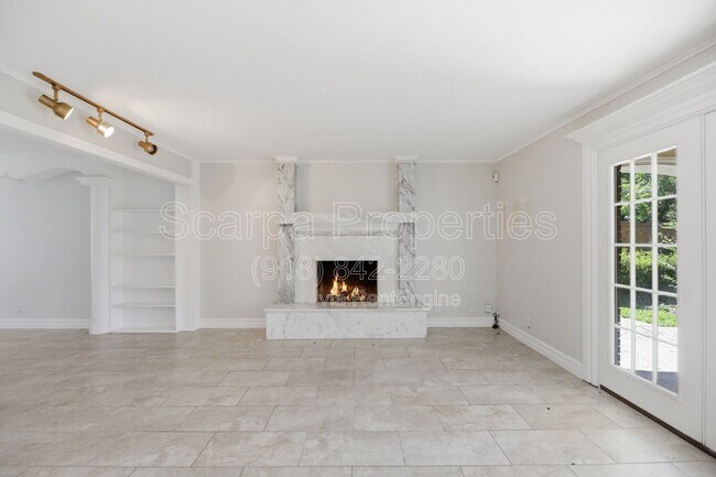 Building Photo - 6812 E 55th St