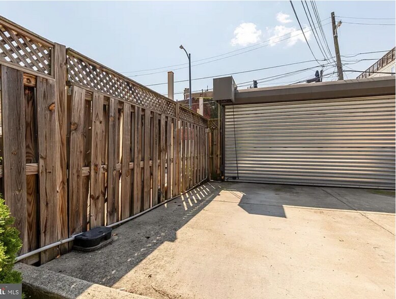 Building Photo - 1230 Fairmont St NW