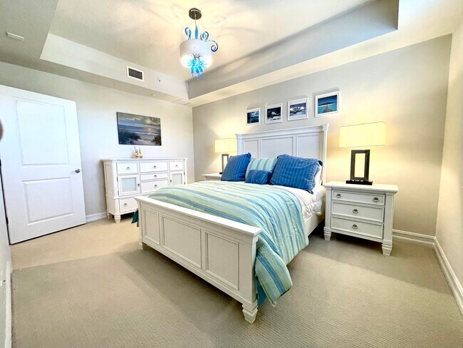 Building Photo - 431 Bay Colony Dr N