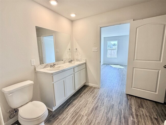 Building Photo - 1395 Rd 5102