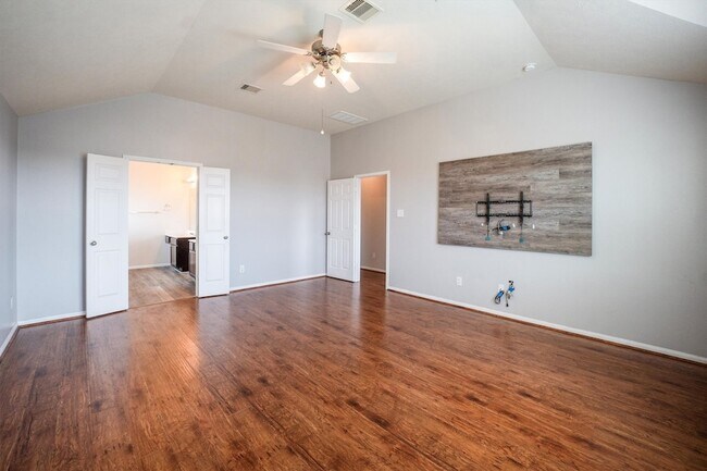 Building Photo - 10902 Barker View Dr