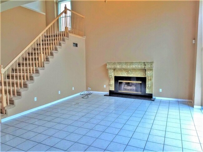 Building Photo - 45866 Fountain View Dr