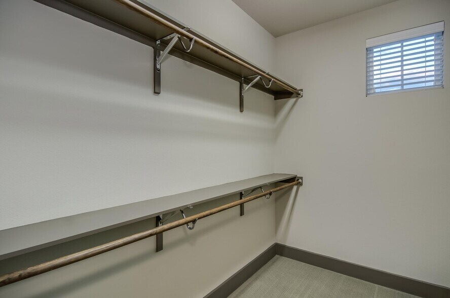 Building Photo - 516 E Ashby Pl